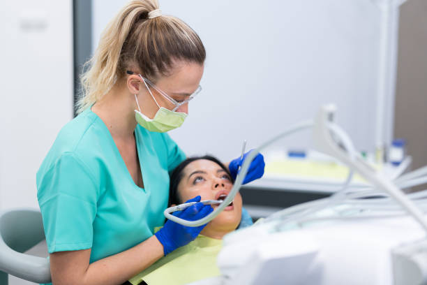 Best Emergency Dental Care for Broken or Chipped Teeth in Blue Hills, CT